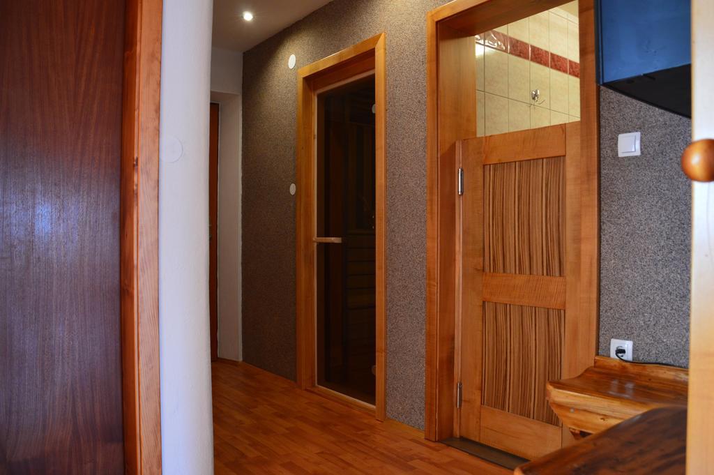 Apartmens And Rooms Sostar Cerkno Ngoại thất bức ảnh
