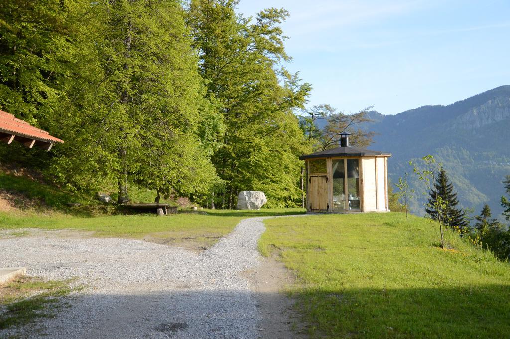 Apartmens And Rooms Sostar Cerkno Ngoại thất bức ảnh