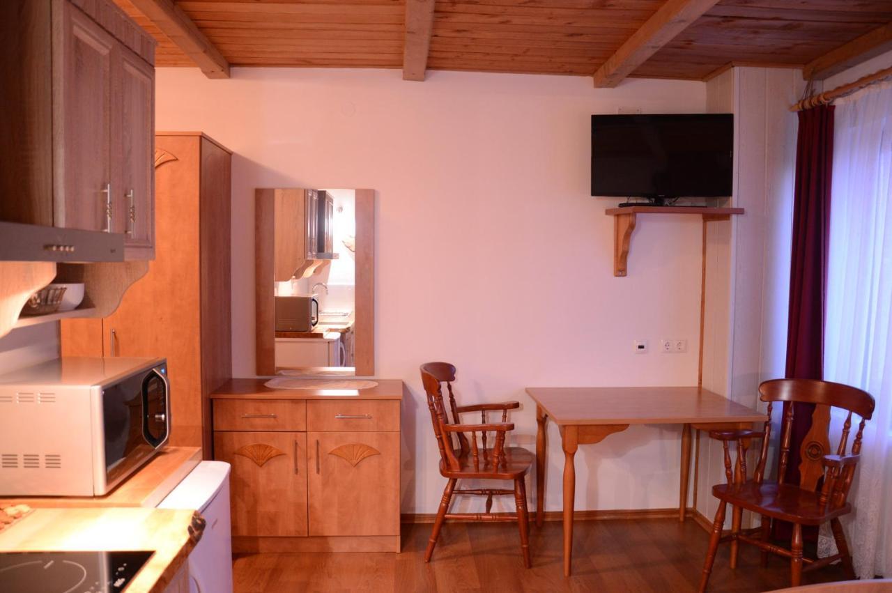 Apartmens And Rooms Sostar Cerkno Ngoại thất bức ảnh