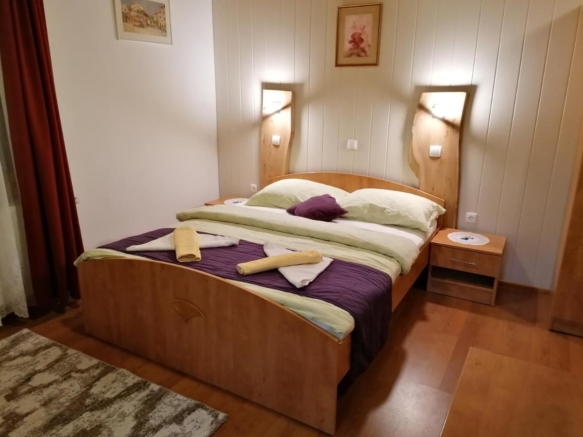 Apartmens And Rooms Sostar Cerkno Ngoại thất bức ảnh